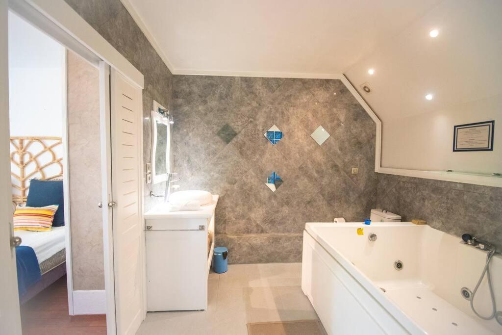 Pasha - Ocean View Apartment Сен-Ан Екстериор снимка